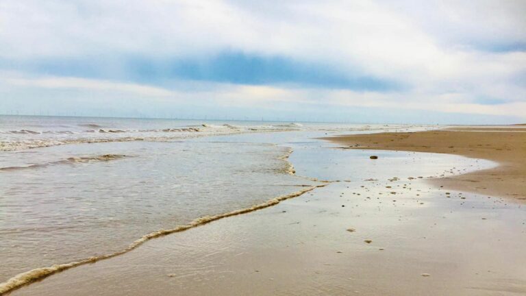 Sutton-on-sea Beach (c) Susan Beesley