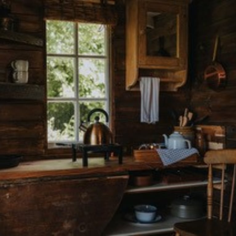 Linger in the Wolds Green Kitchen Linger in the Wolds Green Kitchen