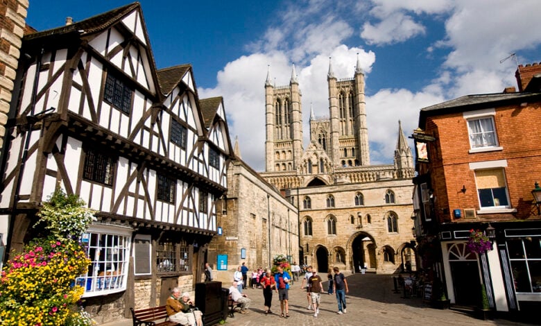 Castle Square COPYRIGHT Castle Square COPYRIGHT