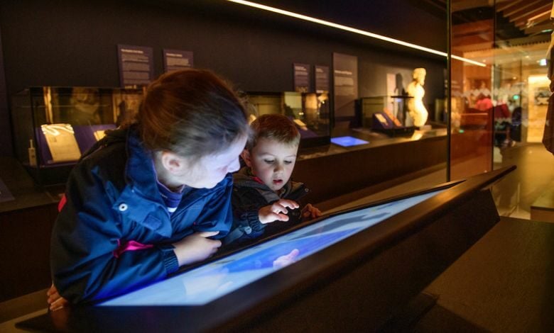 Children at the Discover Centre in Lincoln Cathedral Children at the Discover Centre in Lincoln Cathedral